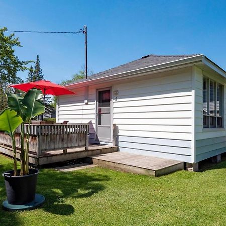 Bel Air Cottages And Motel Sauble Beach Bagian luar foto