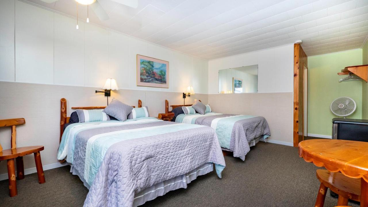 Bel Air Cottages And Motel Sauble Beach Bagian luar foto