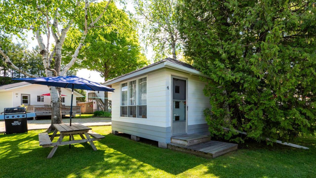 Bel Air Cottages And Motel Sauble Beach Bagian luar foto