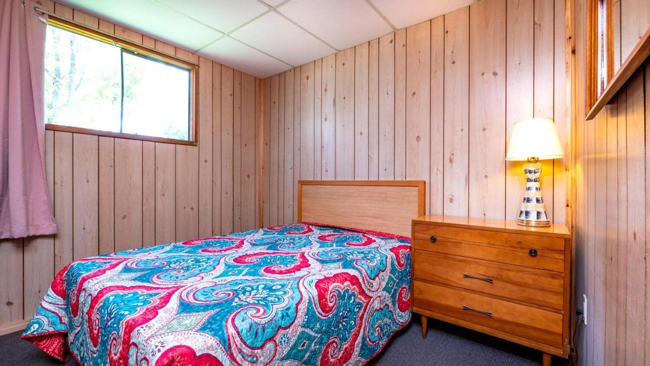 Bel Air Cottages And Motel Sauble Beach Bagian luar foto
