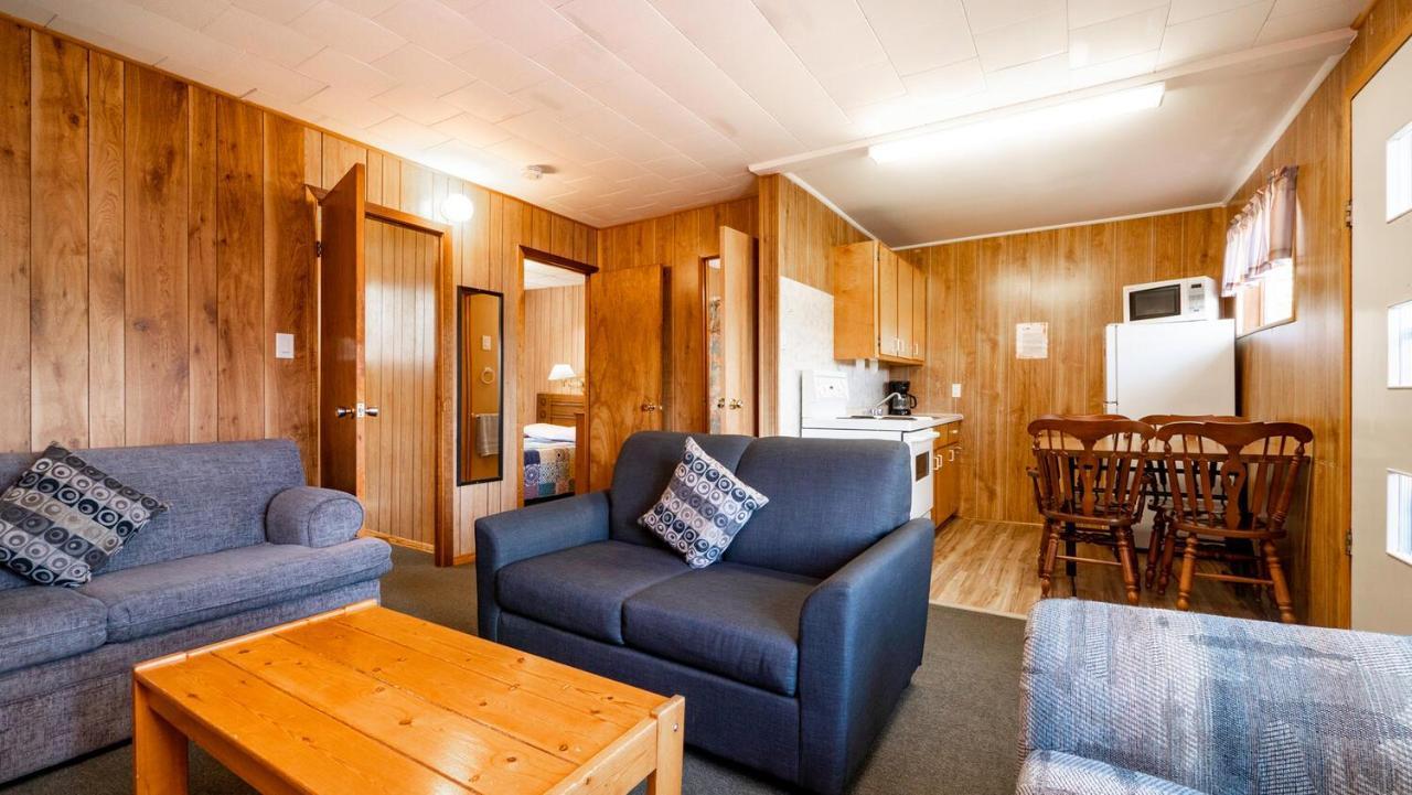 Bel Air Cottages And Motel Sauble Beach Bagian luar foto