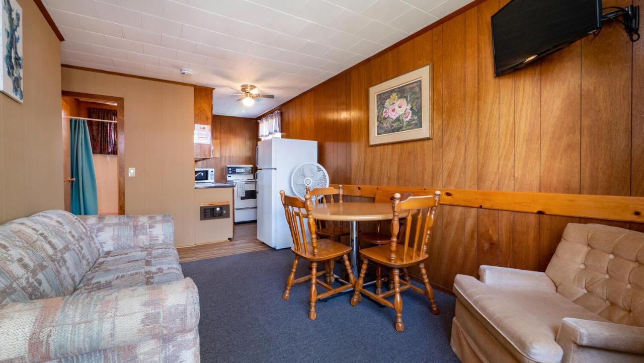Bel Air Cottages And Motel Sauble Beach Bagian luar foto