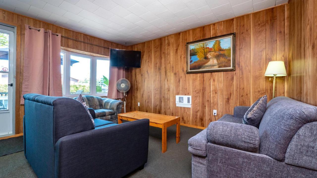 Bel Air Cottages And Motel Sauble Beach Bagian luar foto