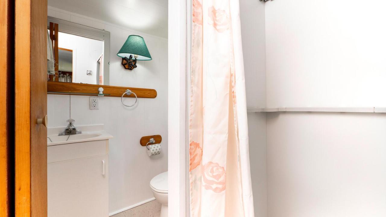Bel Air Cottages And Motel Sauble Beach Bagian luar foto