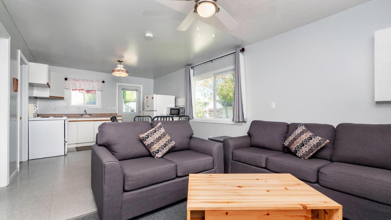 Bel Air Cottages And Motel Sauble Beach Bagian luar foto